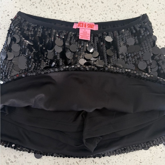 Coco & Shay Black Sequin Mini Skirt - Picture 2 of 3